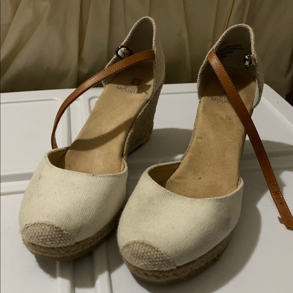 White Mountain Cream and Tan Wedges - Picture 1 of 2